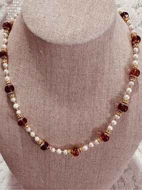 Museum Store | Necklace |Classic Pearl and Amber Bead Necklace with Gold Accents